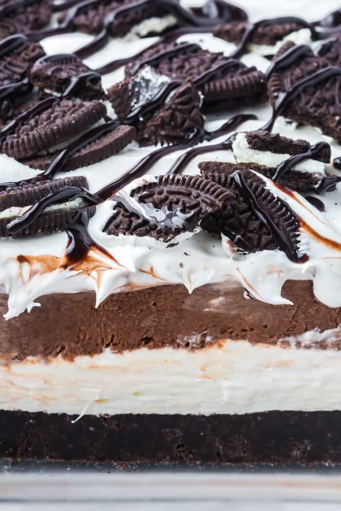 A closeup of the no bake Oreo dessert showing its layers.