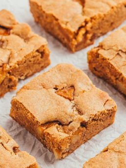 Apple Pie Blondies sliced into bars.