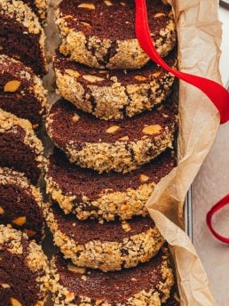 Chocolate hazelnut espresso slice and bake cookies in a box.