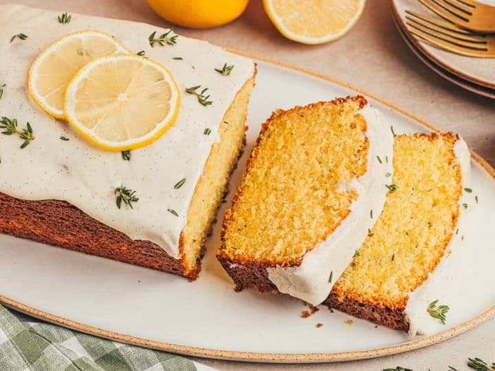 Lemon-Thyme-Loaf-Cake-with-