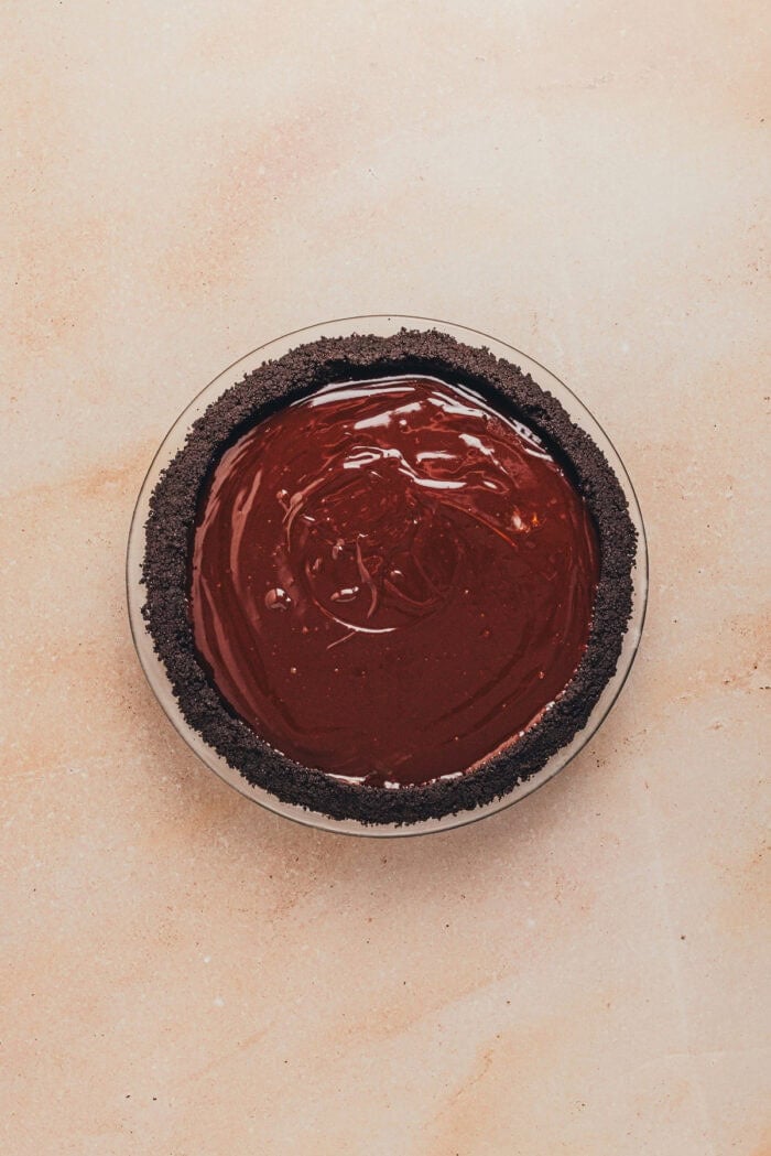 The chocolate espresso filling added to the no bake Oreo crust.