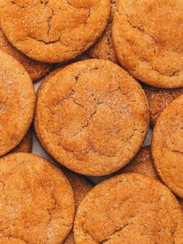 brown butter chai snickerdoodle cookies on a cookie rack