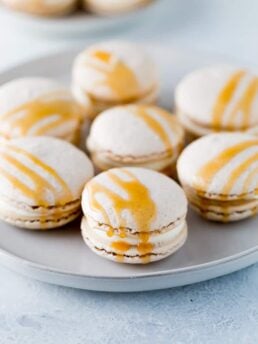 salted caramel apple macarons