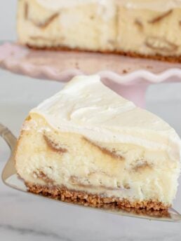 White Chocolate Biscoff Cheesecake