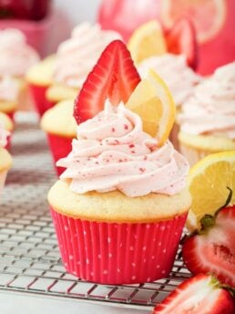 strawberry lemonade cupcakes