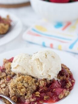 Strawberry Raspberry Rhubarb Crumble